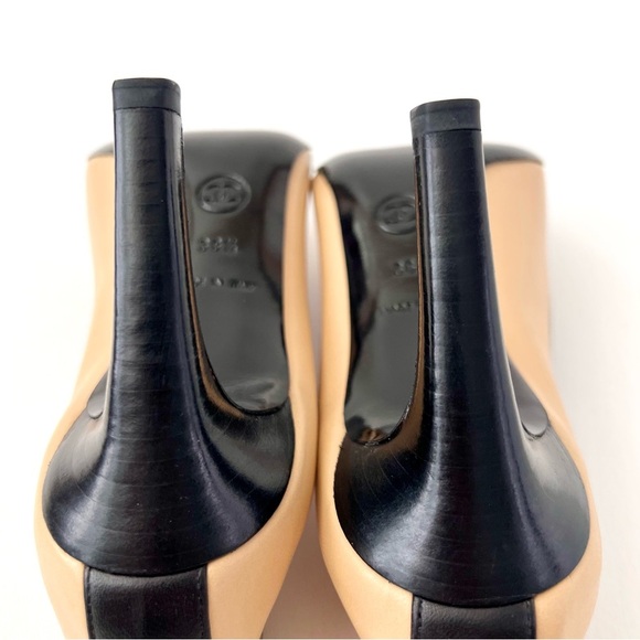 New CHANEL | Beige and Black Cap Toe Pumps Interlocking CC Logo with Bow EU 38.5 - Picture 13 of 16